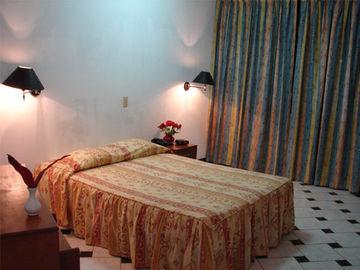 Hotel Don Carlos פוארטו מלדונדו מראה חיצוני תמונה